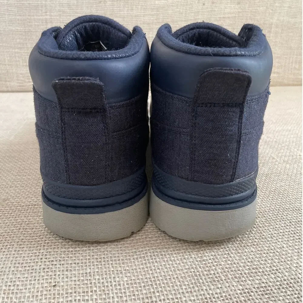 Lugz,‎ Navy Fabric, Thick tread, Comfort Padding, Men's size 11